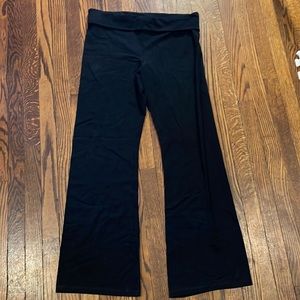 NEW WITHOUT TAGS Victoria’s Secret Flare Yoga Pants - XL